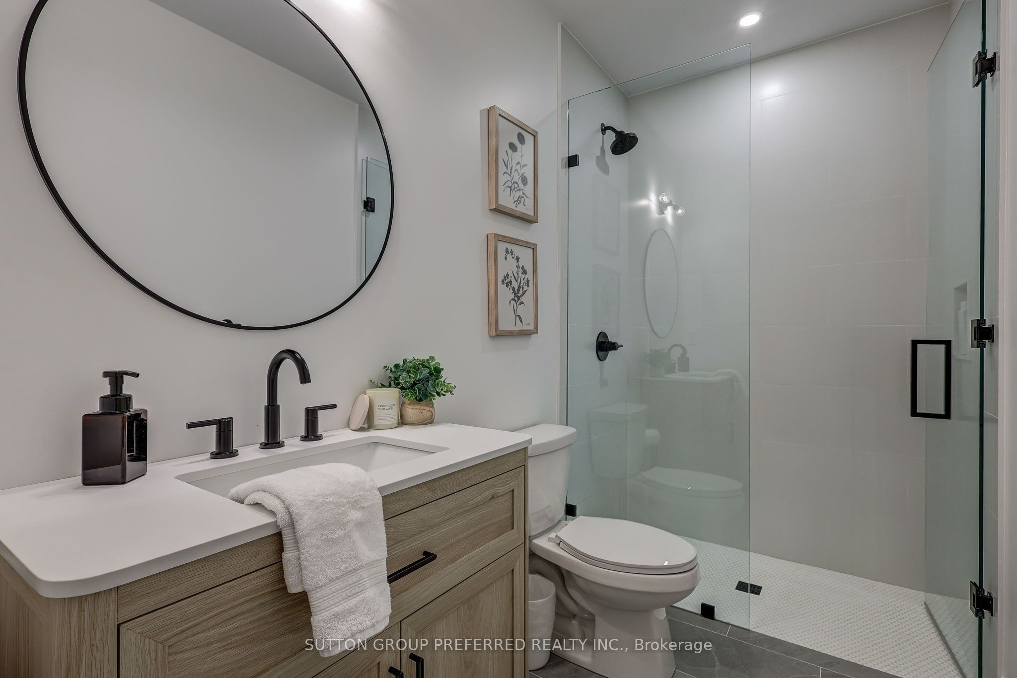 154910 15th Line Property Photo 45