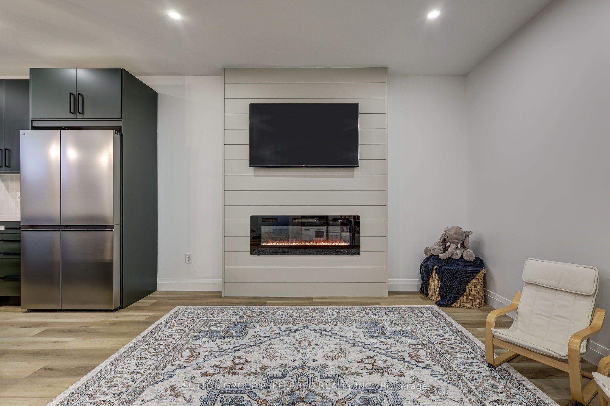 154910 15th Line Property Photo 46