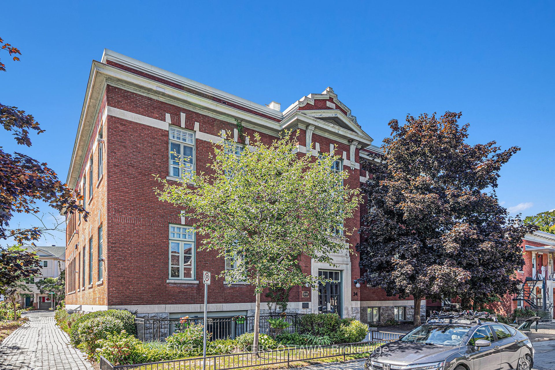 24 Springfield Road 203