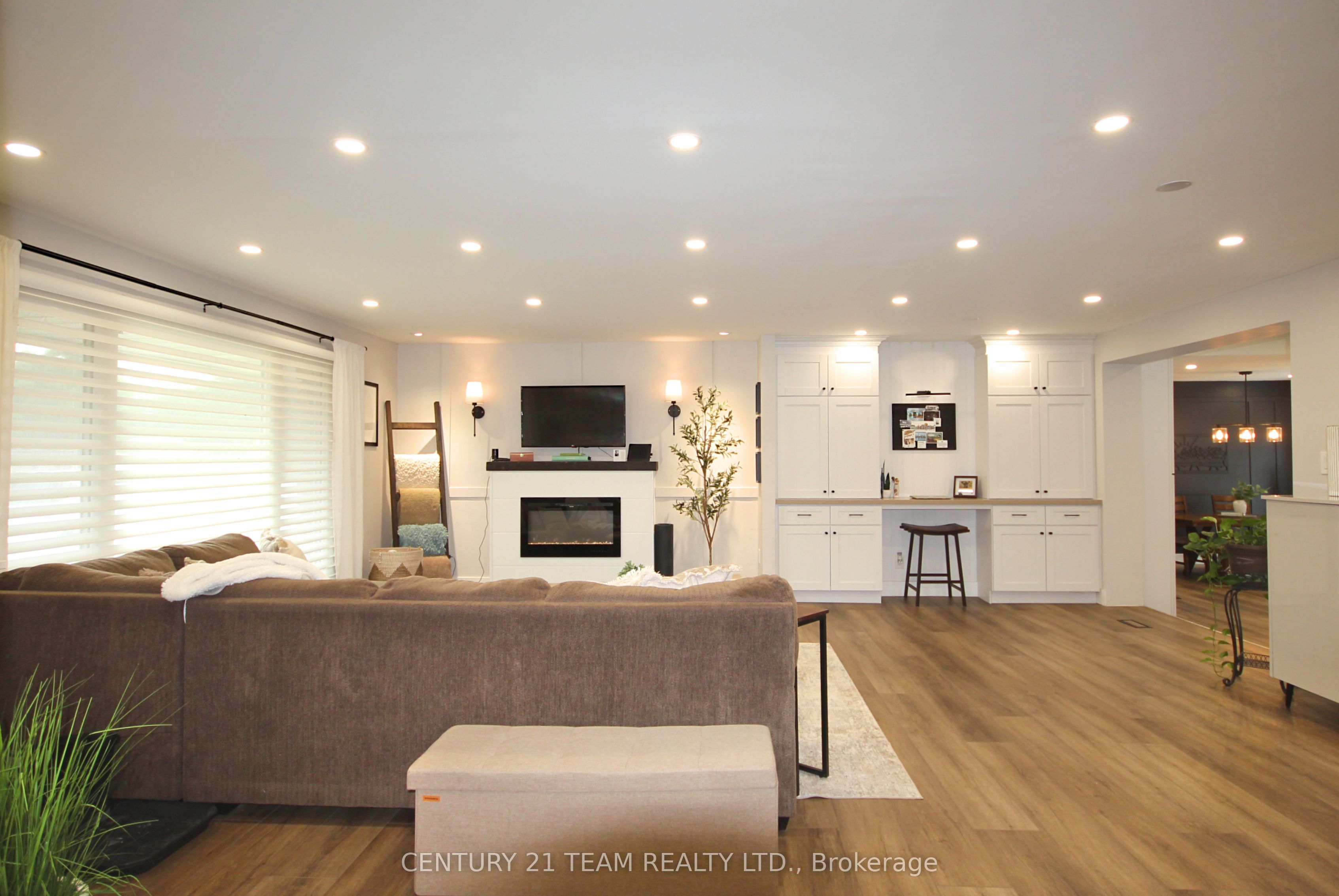 190 Margaret Street Property Photo 3