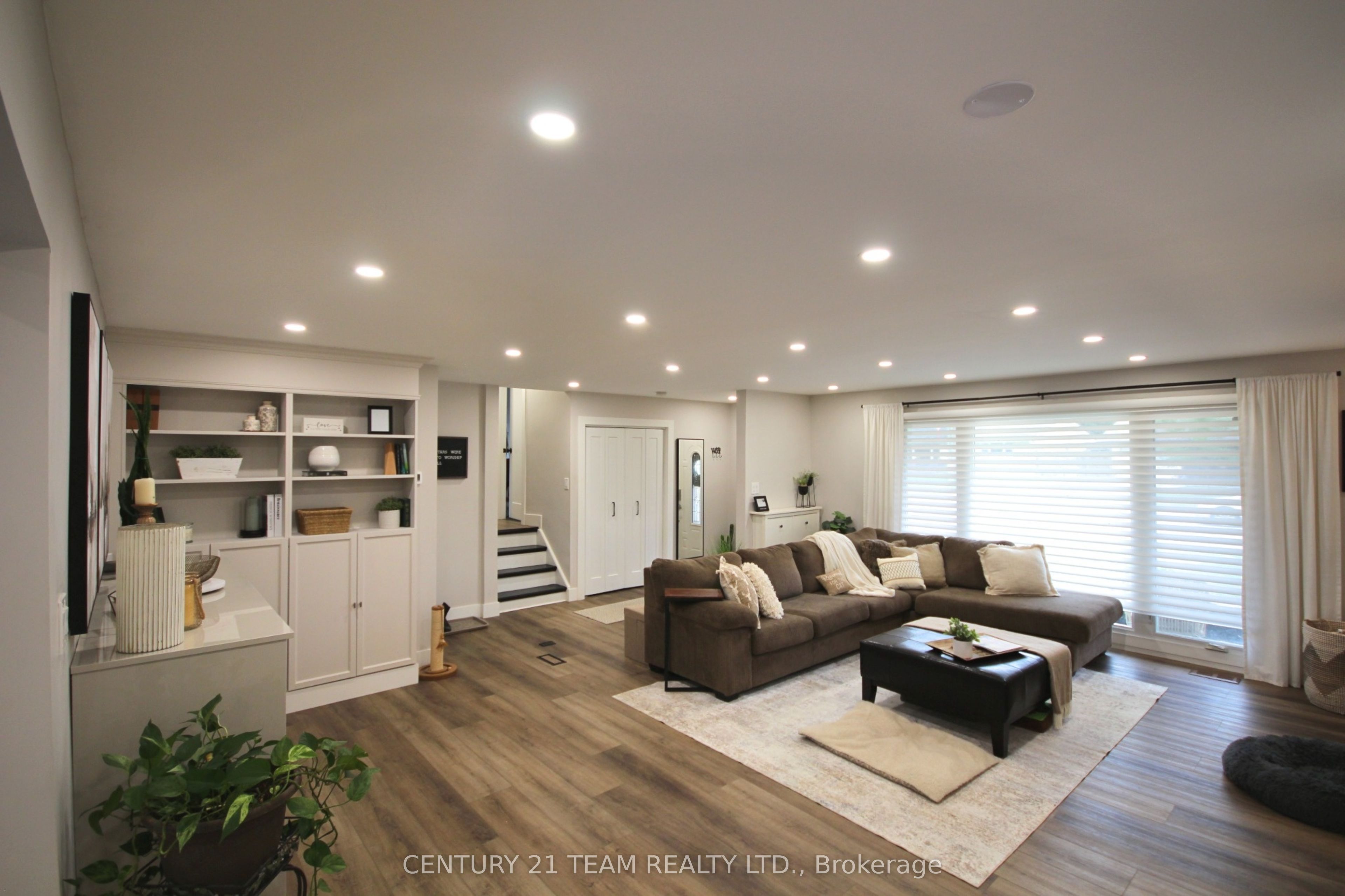190 Margaret Street Property Photo 4