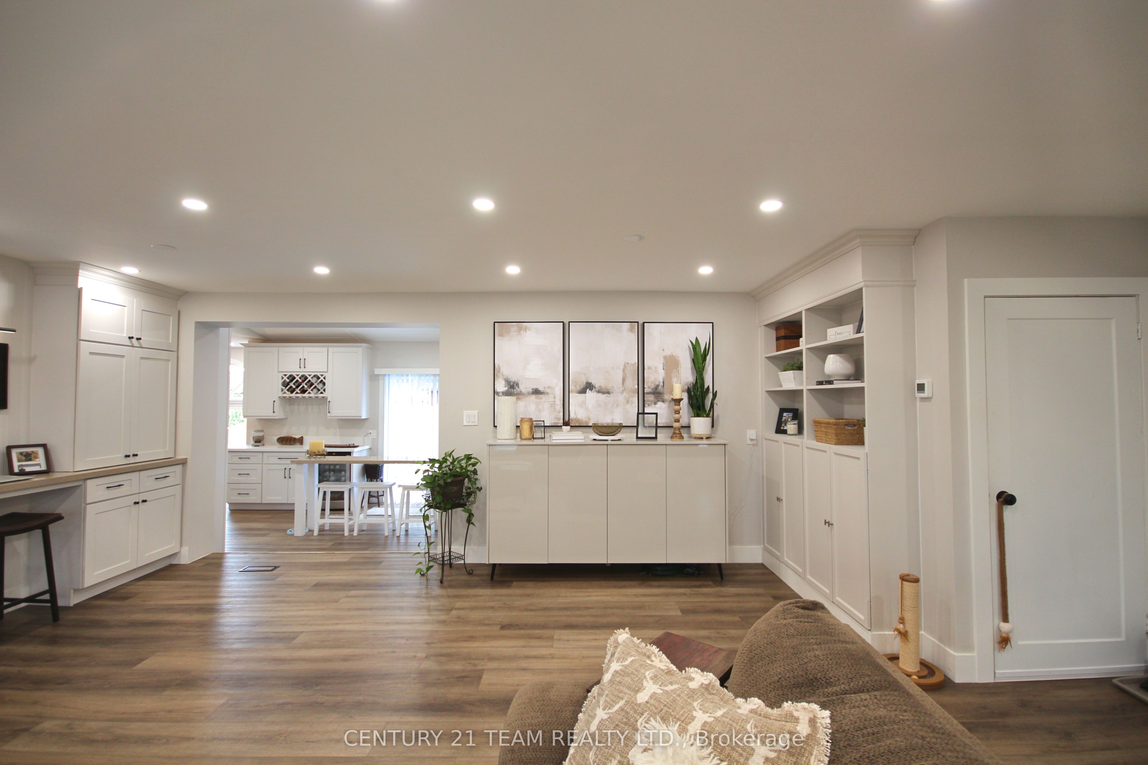 190 Margaret Street Property Photo 5