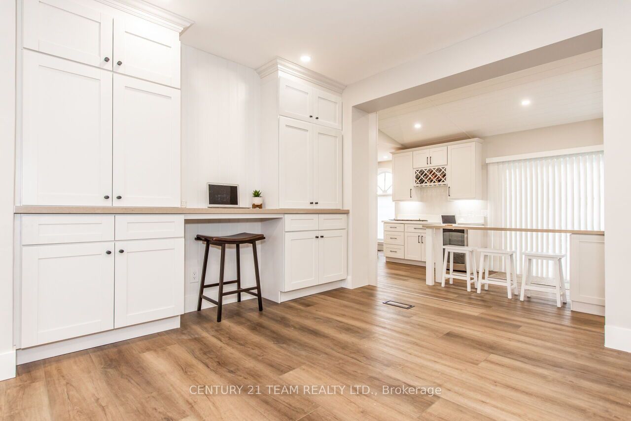 190 Margaret Street Property Photo 6