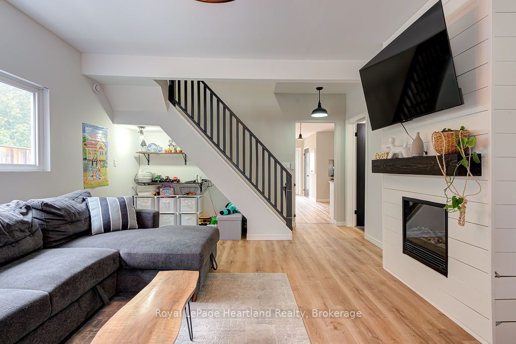 166 Goderich Street W Property Photo 11