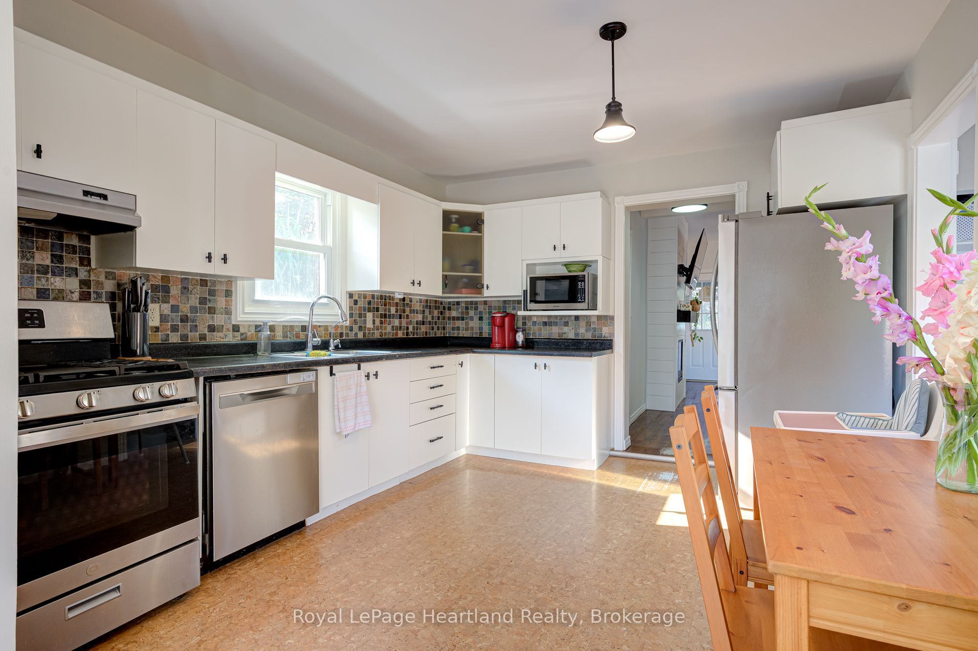 166 Goderich Street W Property Photo 12