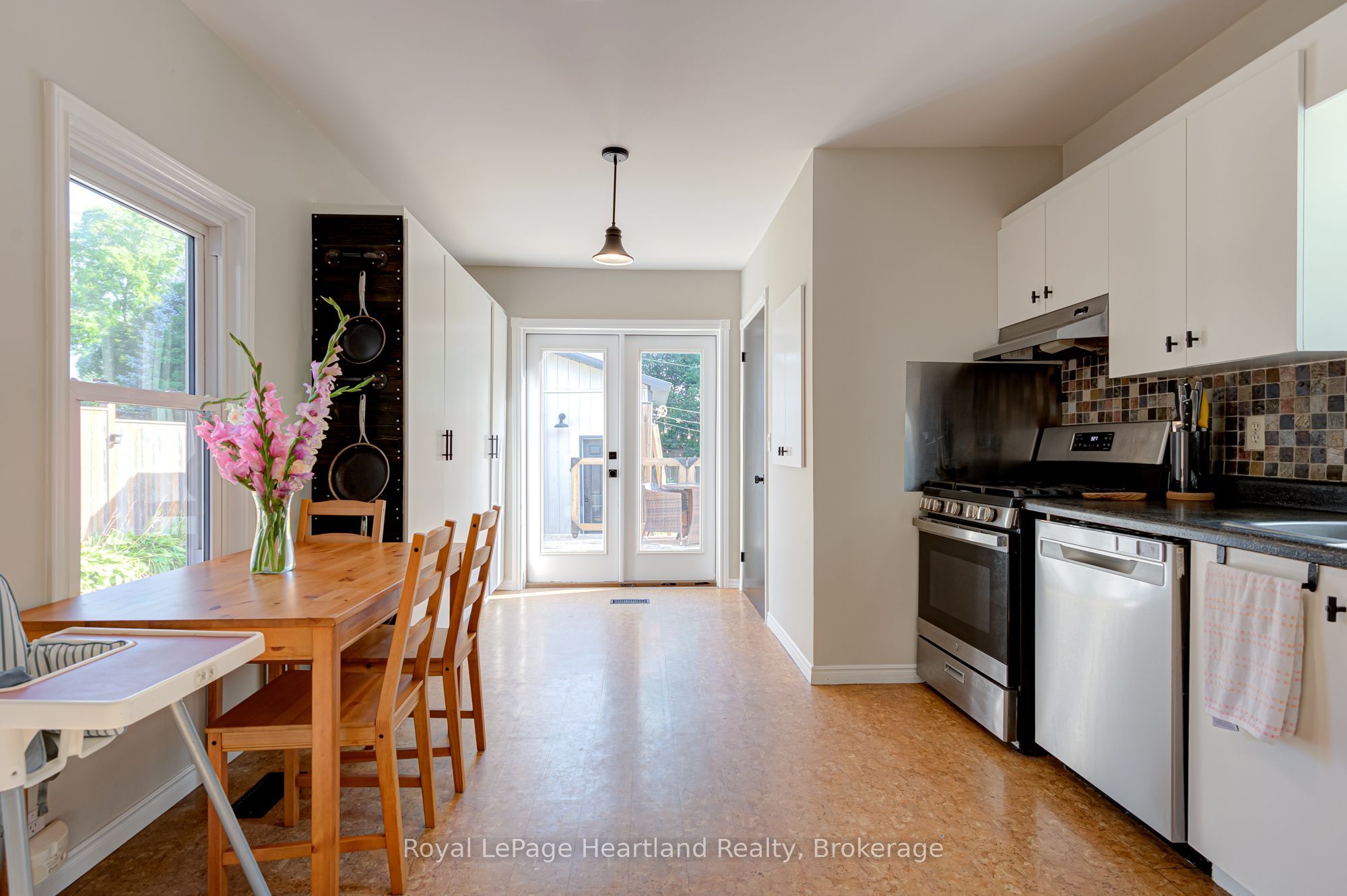 166 Goderich Street W Property Photo 14