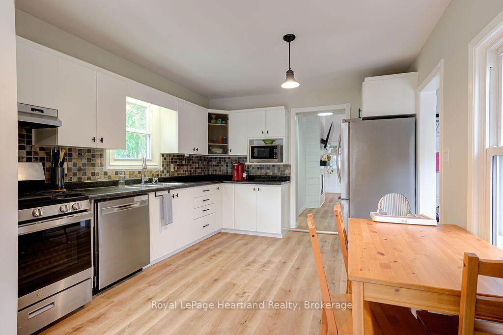 166 Goderich Street W Property Photo 14