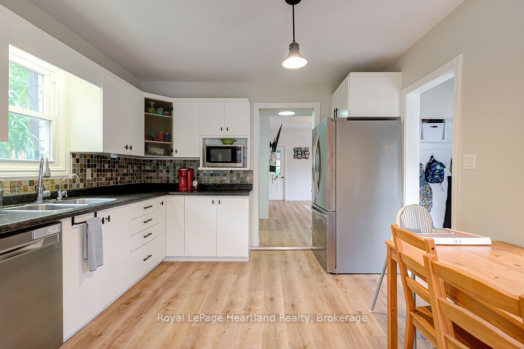 166 Goderich Street W Property Photo 15