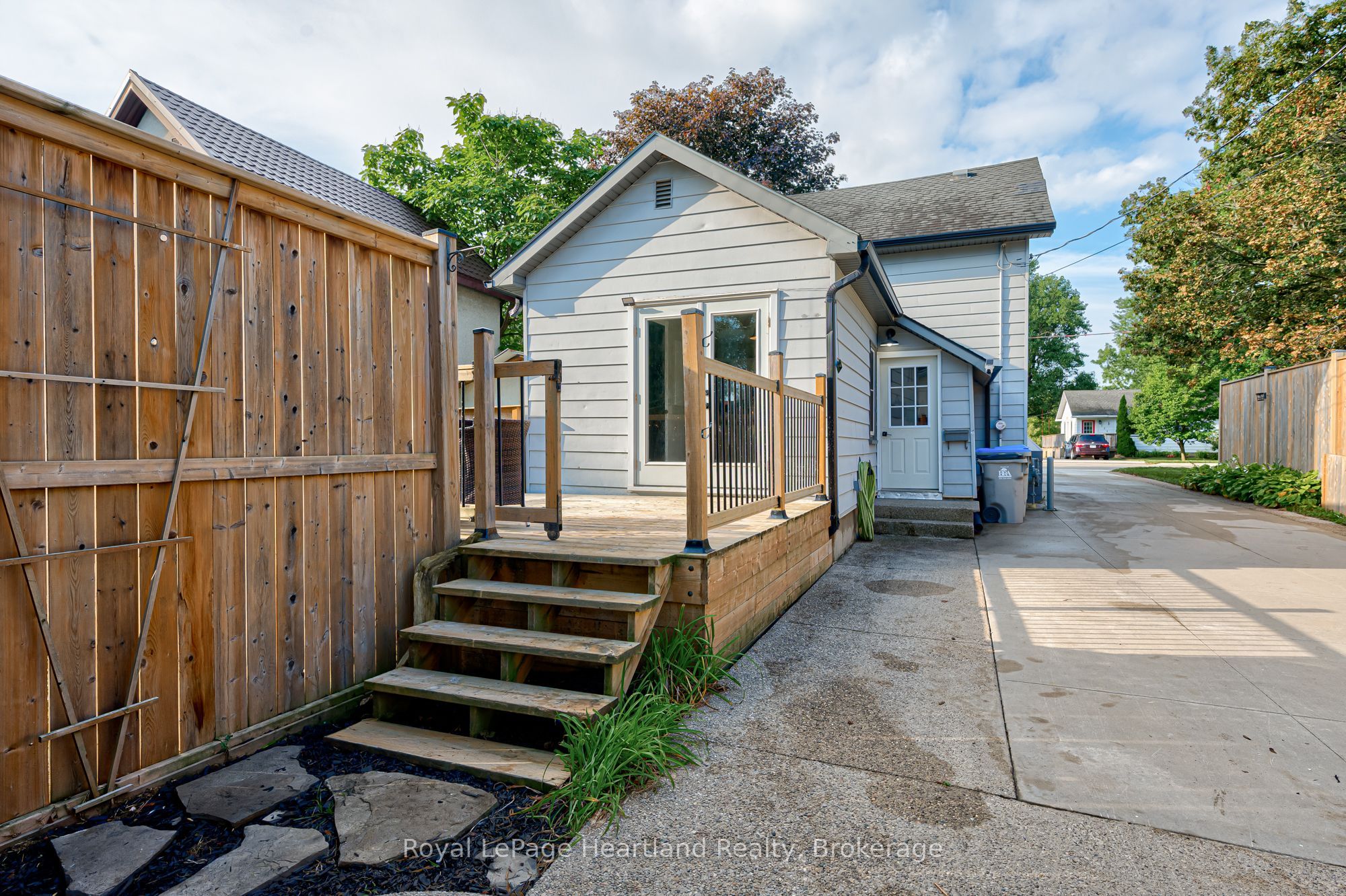 166 Goderich Street W Property Photo 35