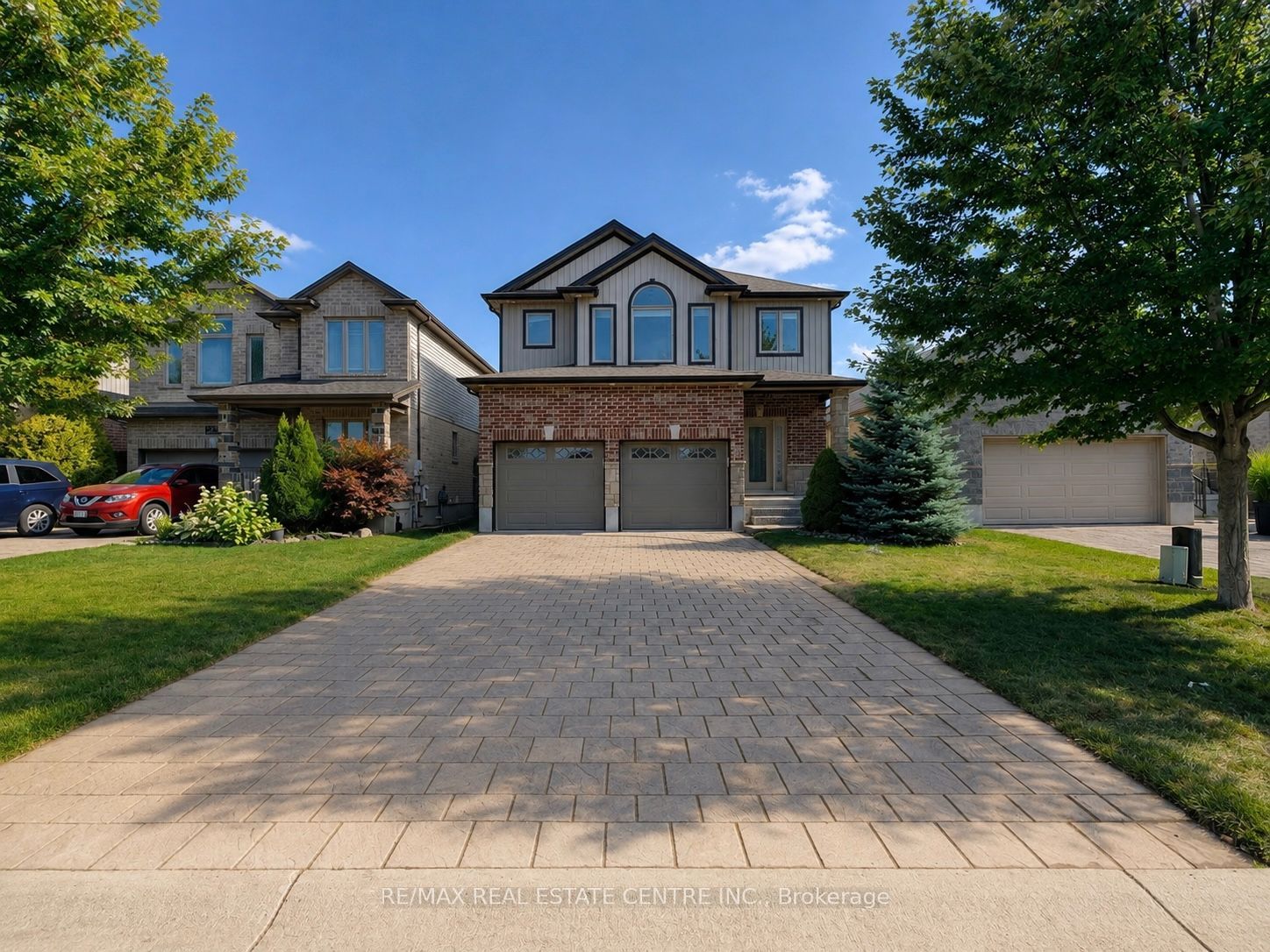 1029 Moy Crescent Property Photo 1