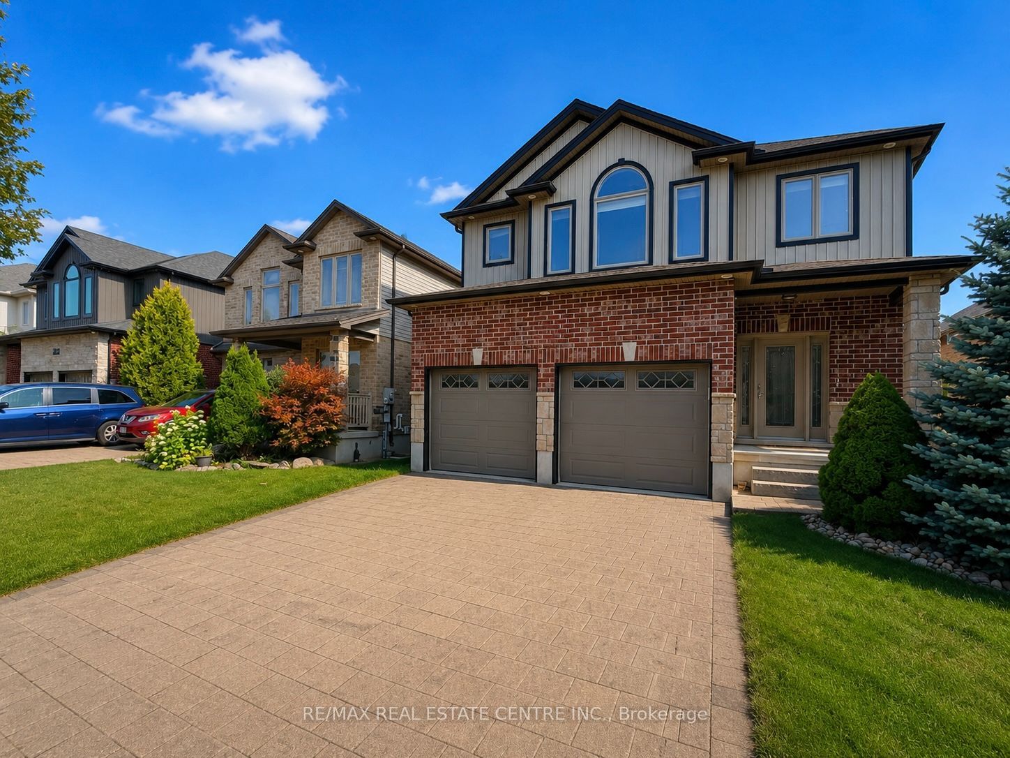 1029 Moy Crescent Property Photo 4