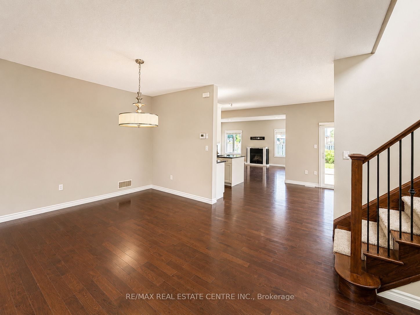 1029 Moy Crescent Property Photo 11