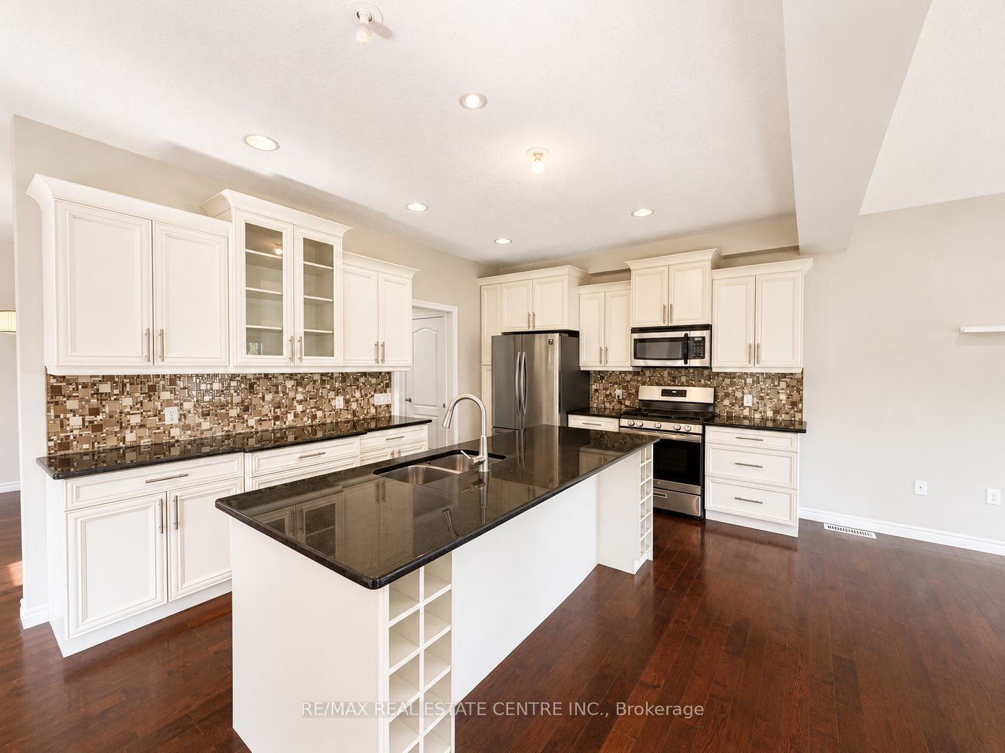 1029 Moy Crescent Property Photo 19