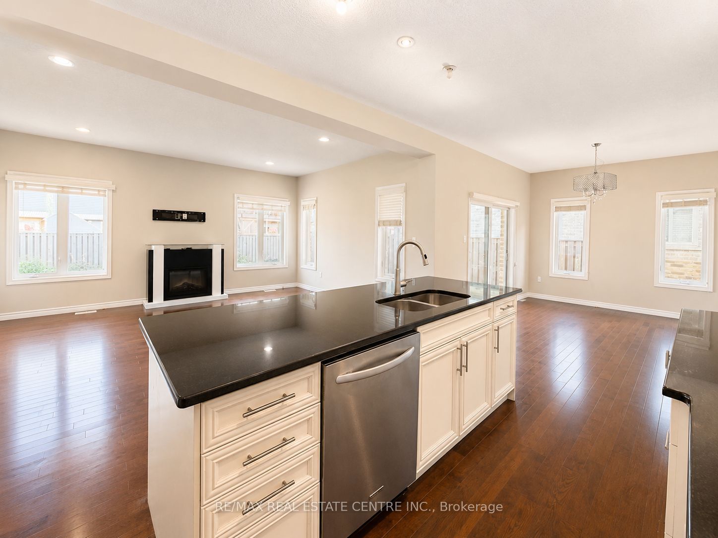 1029 Moy Crescent Property Photo 23