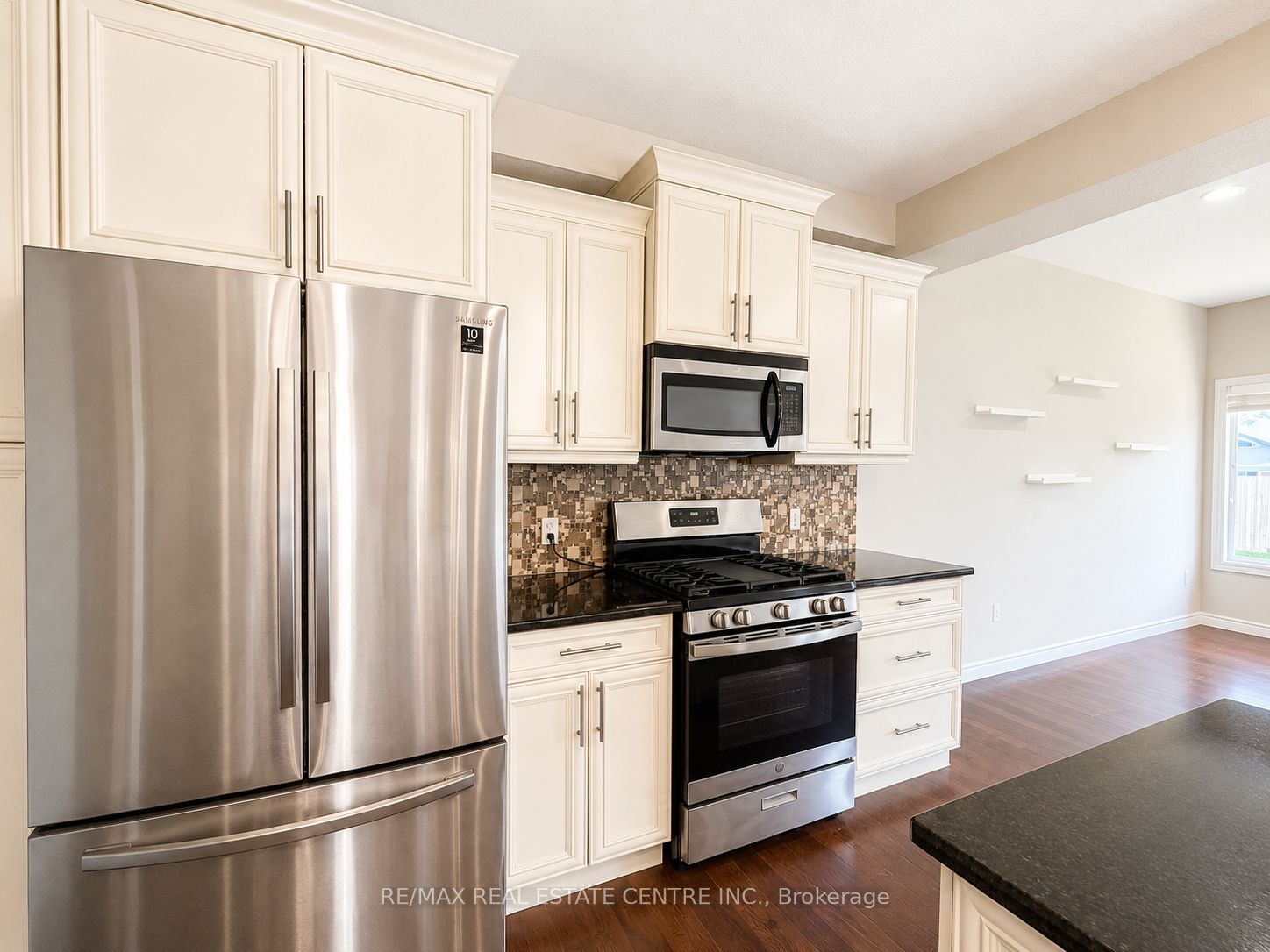 1029 Moy Crescent Property Photo 24