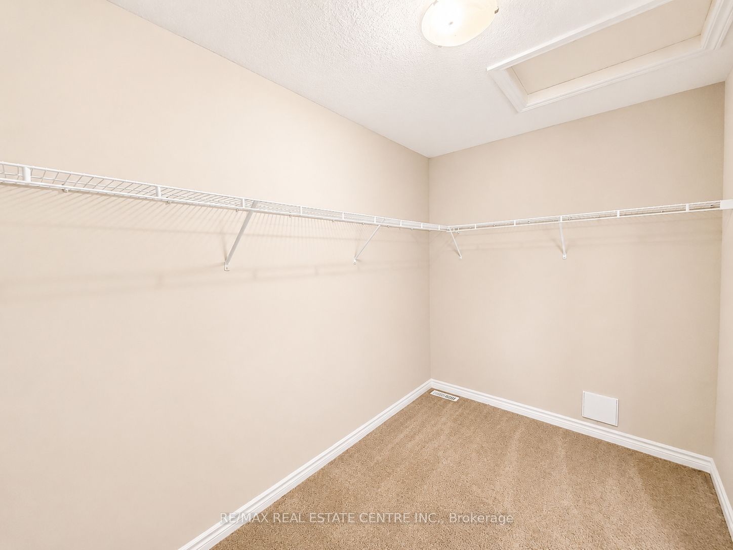 1029 Moy Crescent Property Photo 31