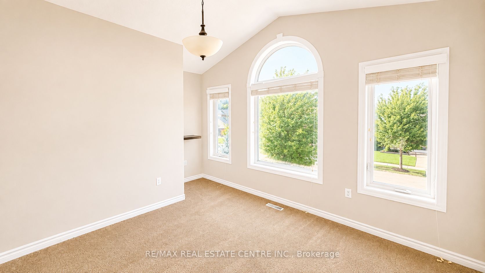 1029 Moy Crescent Property Photo 35