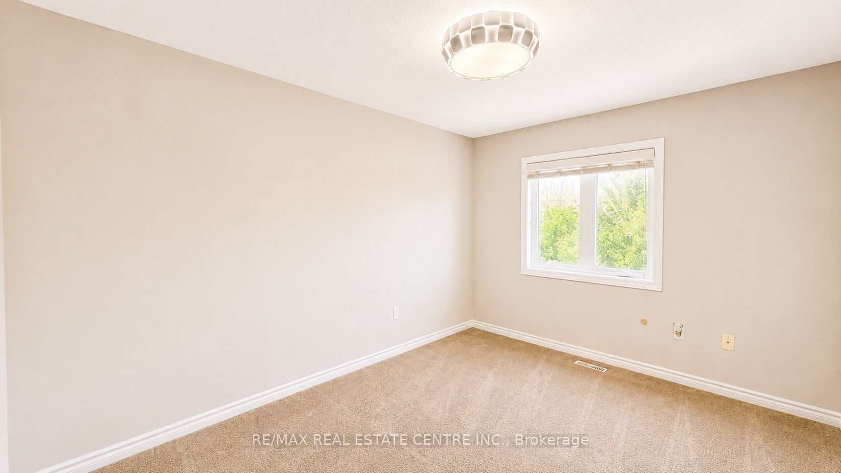 1029 Moy Crescent Property Photo 37