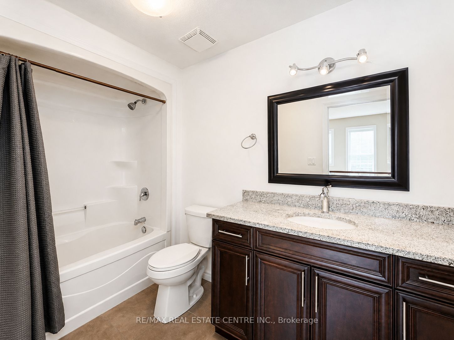 1029 Moy Crescent Property Photo 39