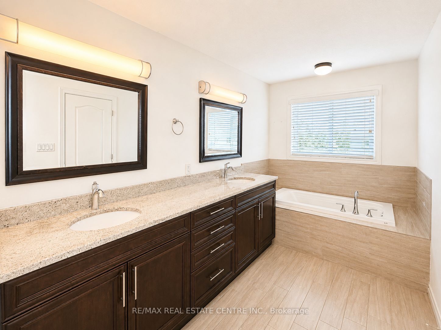 1029 Moy Crescent Property Photo 40