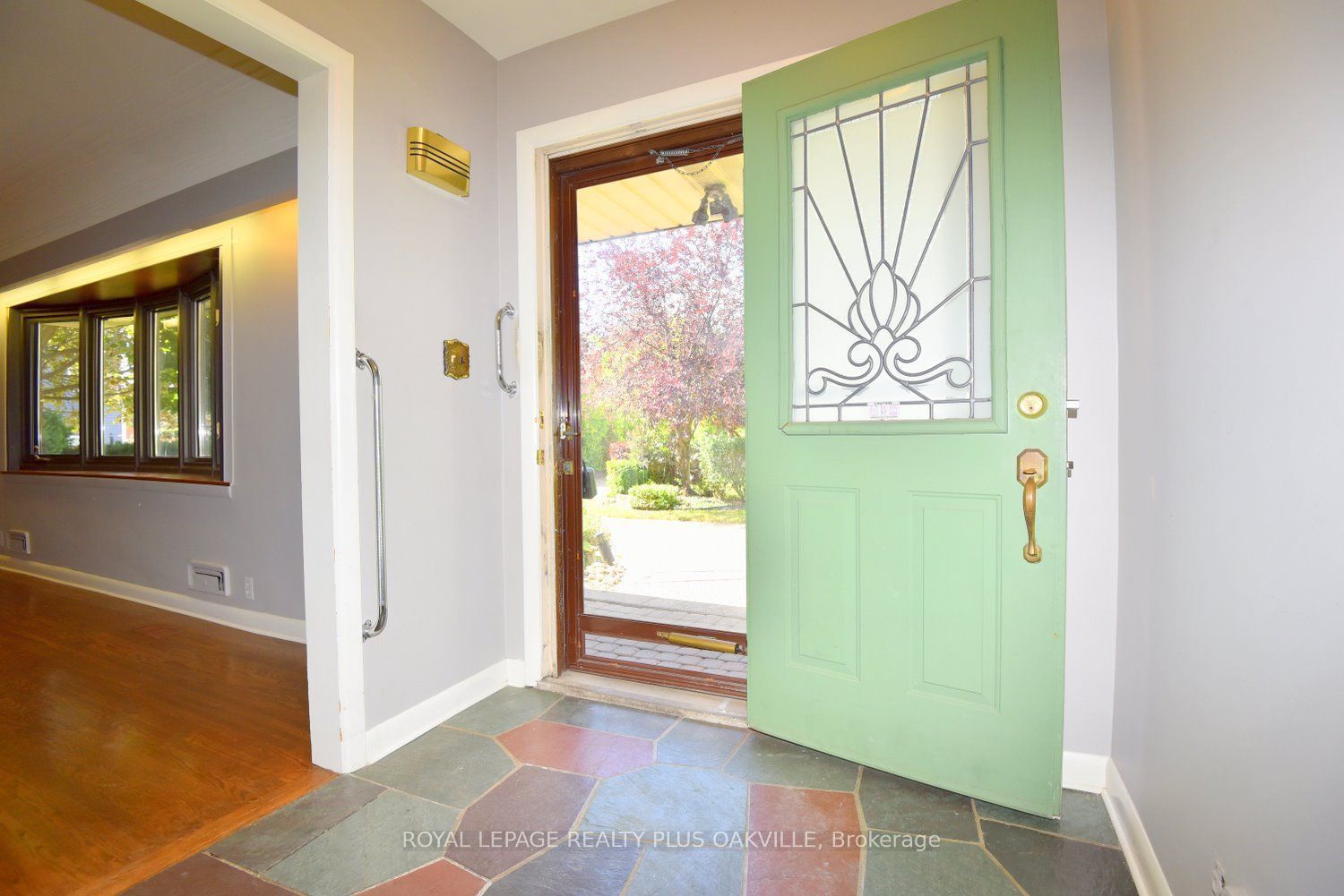 298 Pottruff Road N Property Photo 6