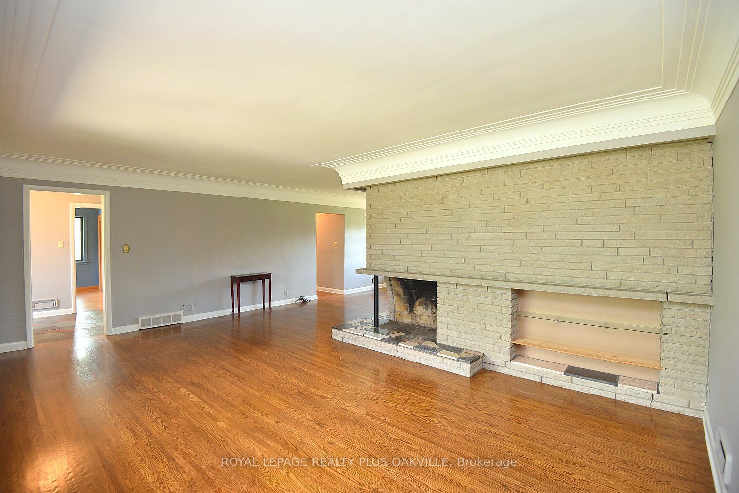 298 Pottruff Road N Property Photo 9