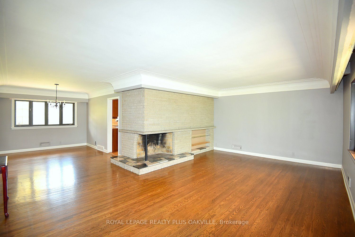 298 Pottruff Road N Property Photo 11