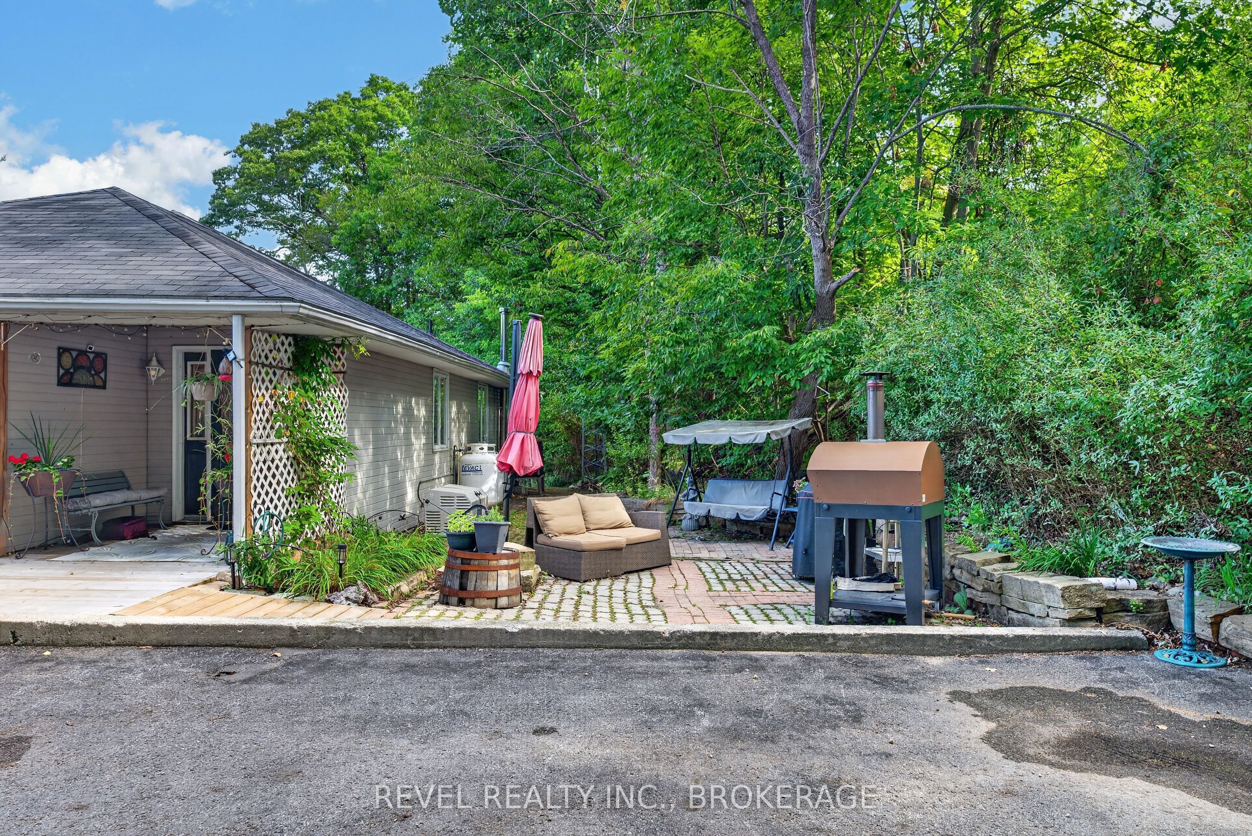 5383 Rideau Road Property Photo 4