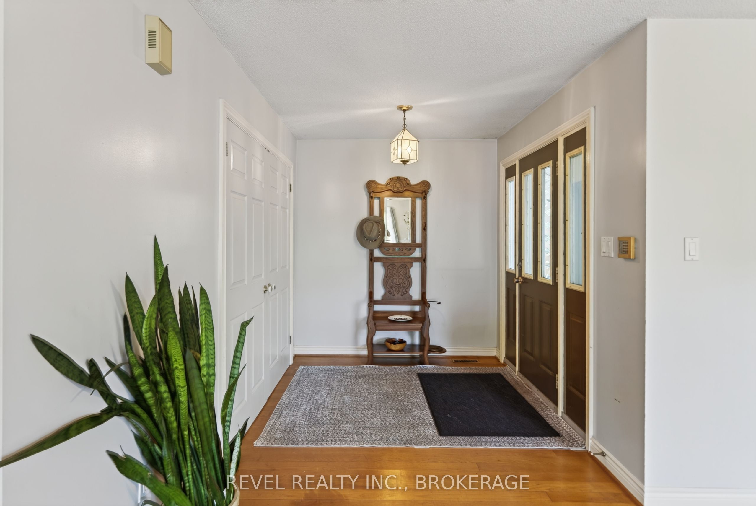 5383 Rideau Road Property Photo 6