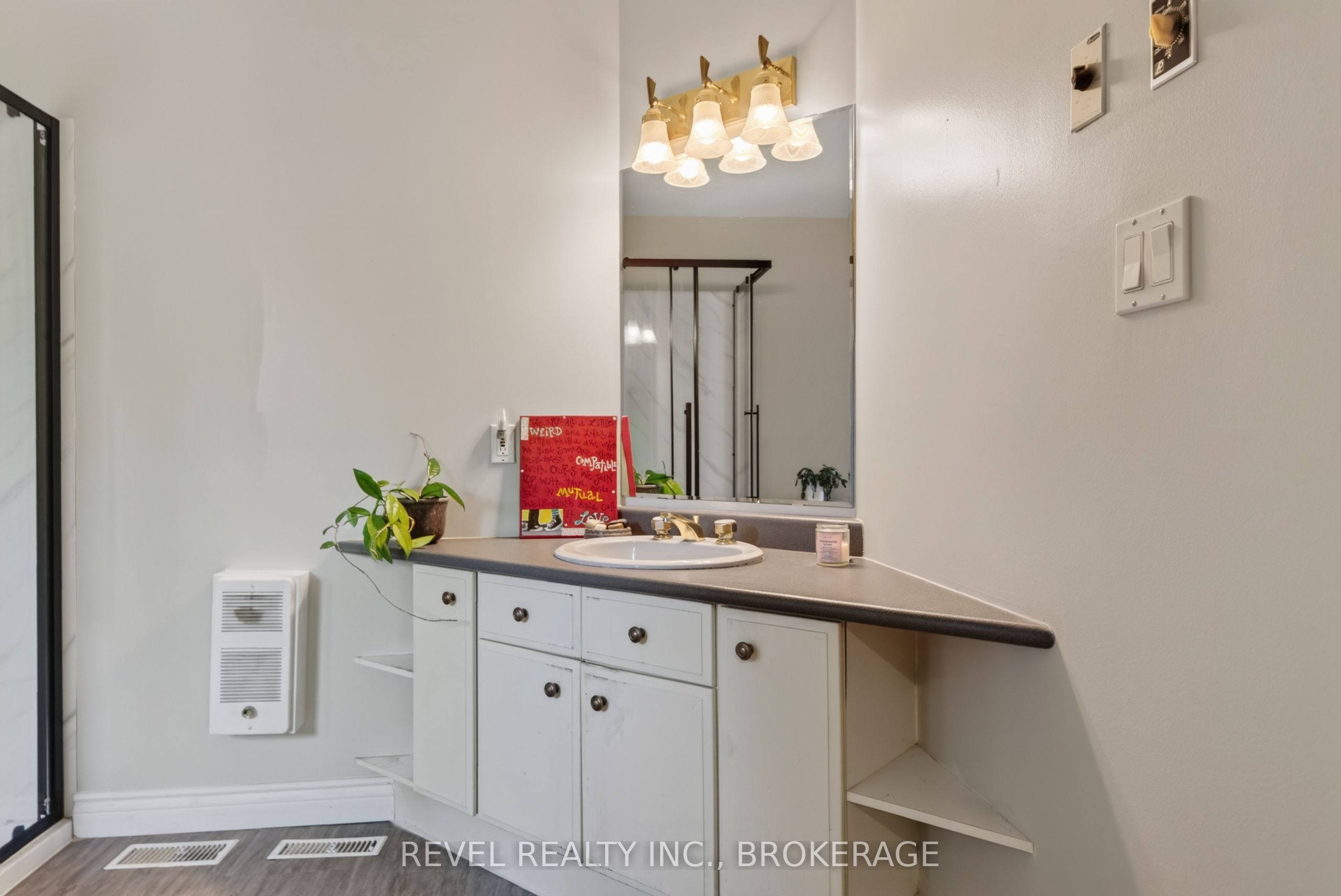 5383 Rideau Road Property Photo 27