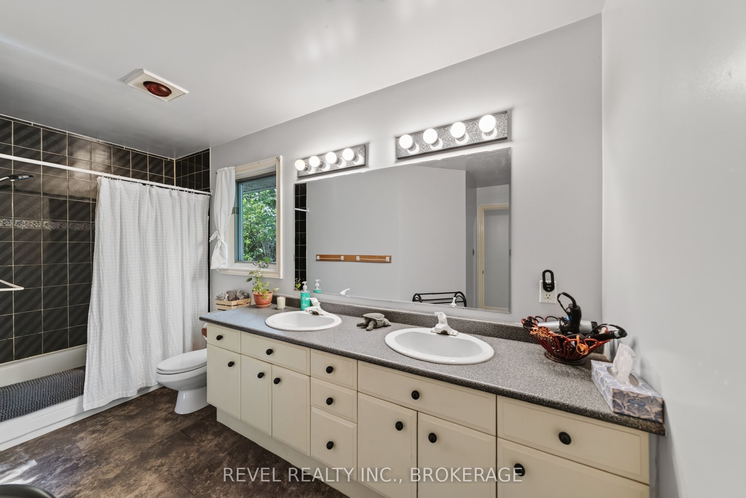 5383 Rideau Road Property Photo 31
