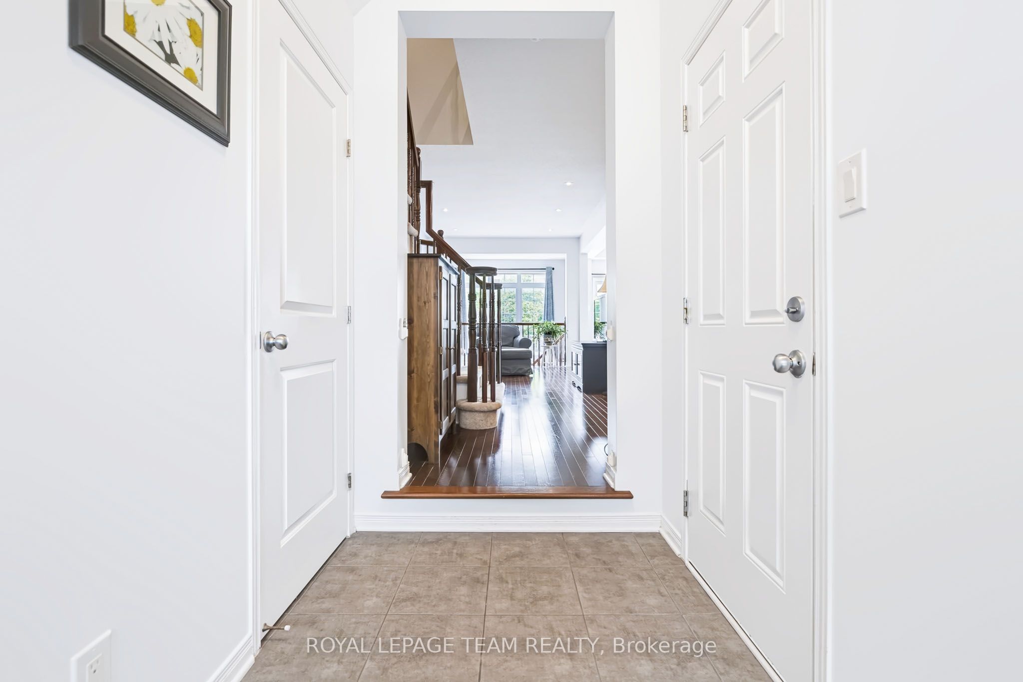 490 Dundonald Drive Property Photo 6