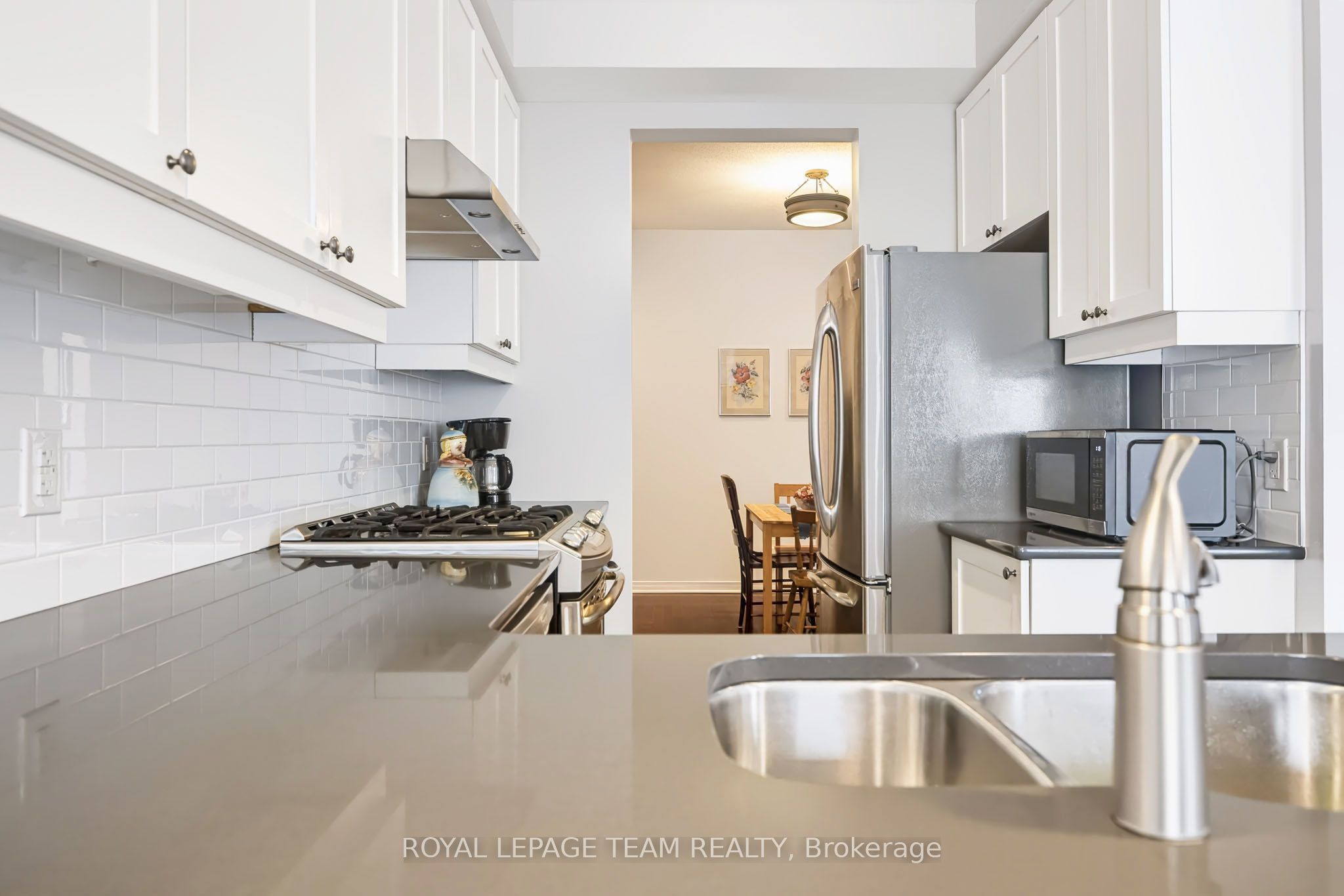 490 Dundonald Drive Property Photo 11
