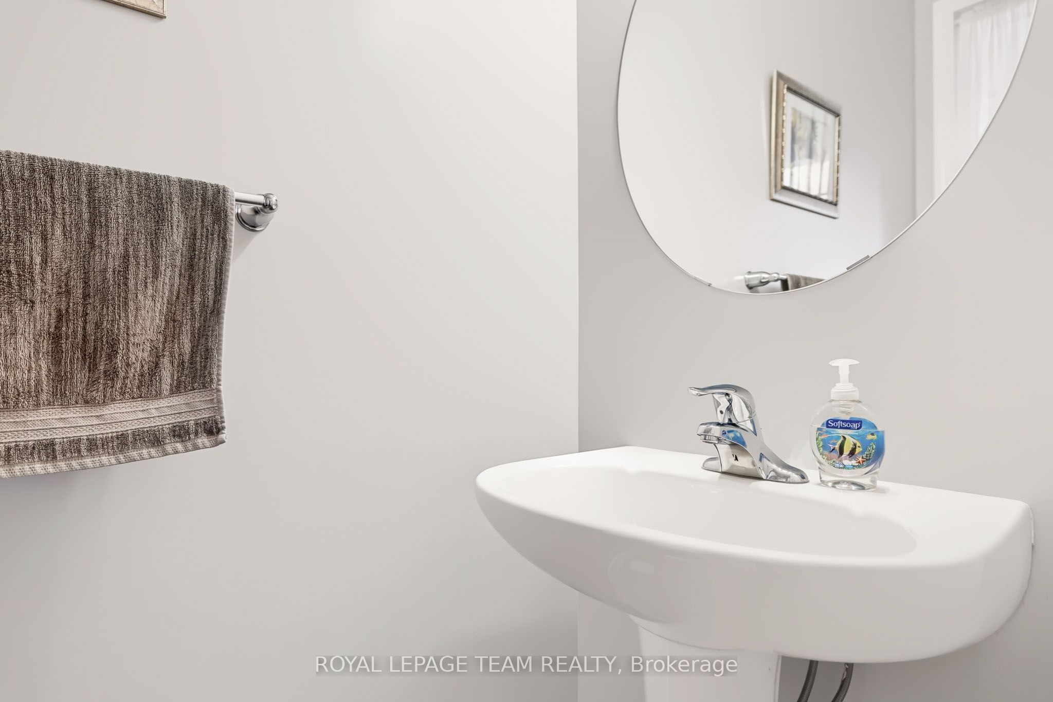 490 Dundonald Drive Property Photo 18