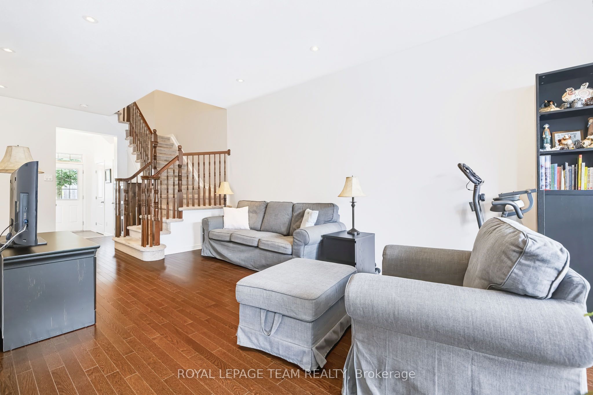 490 Dundonald Drive Property Photo 20