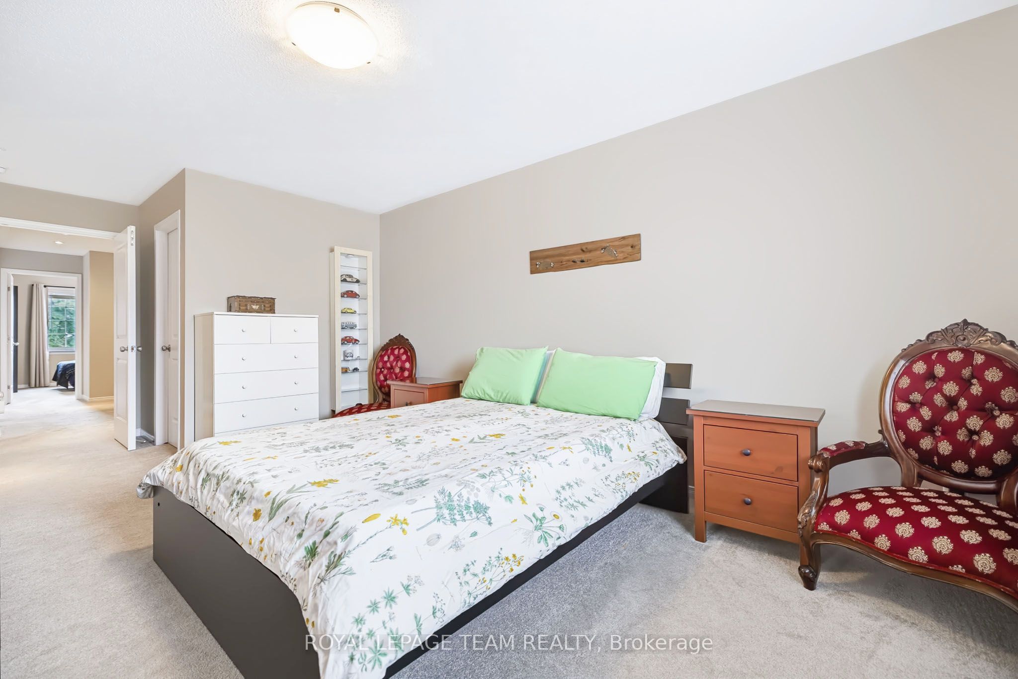 490 Dundonald Drive Property Photo 27