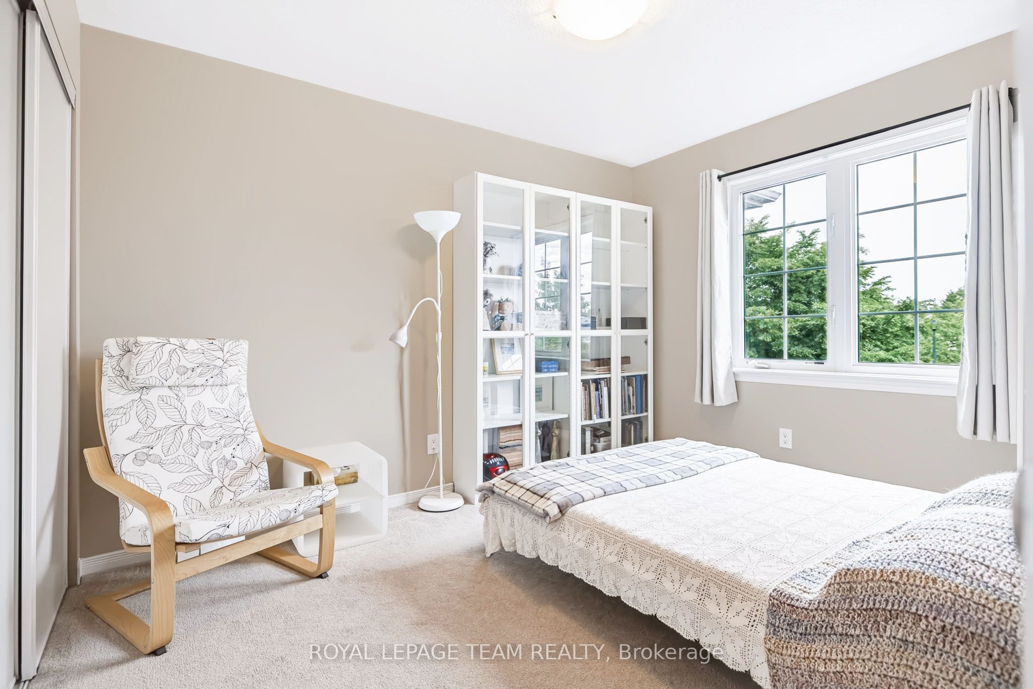 490 Dundonald Drive Property Photo 31