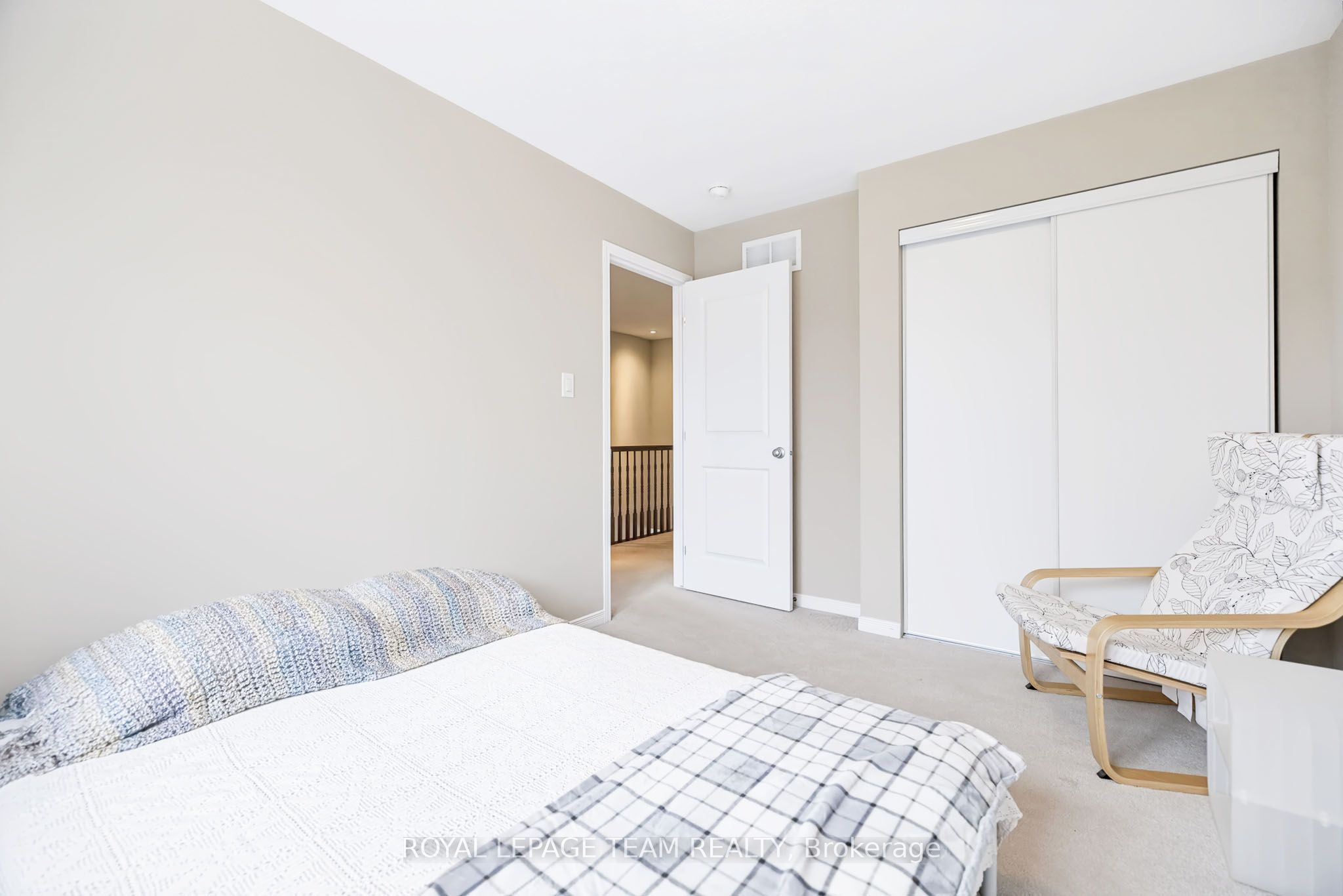 490 Dundonald Drive Property Photo 32