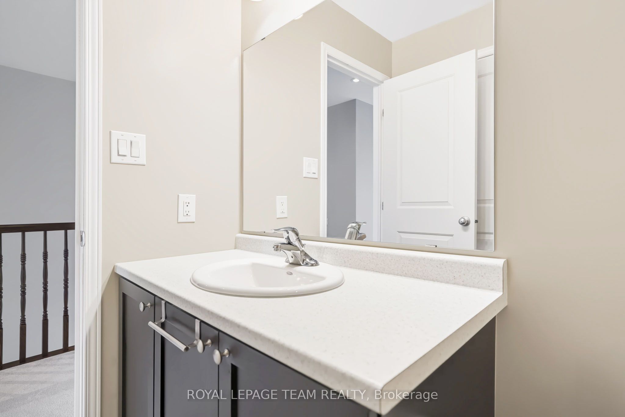 490 Dundonald Drive Property Photo 38