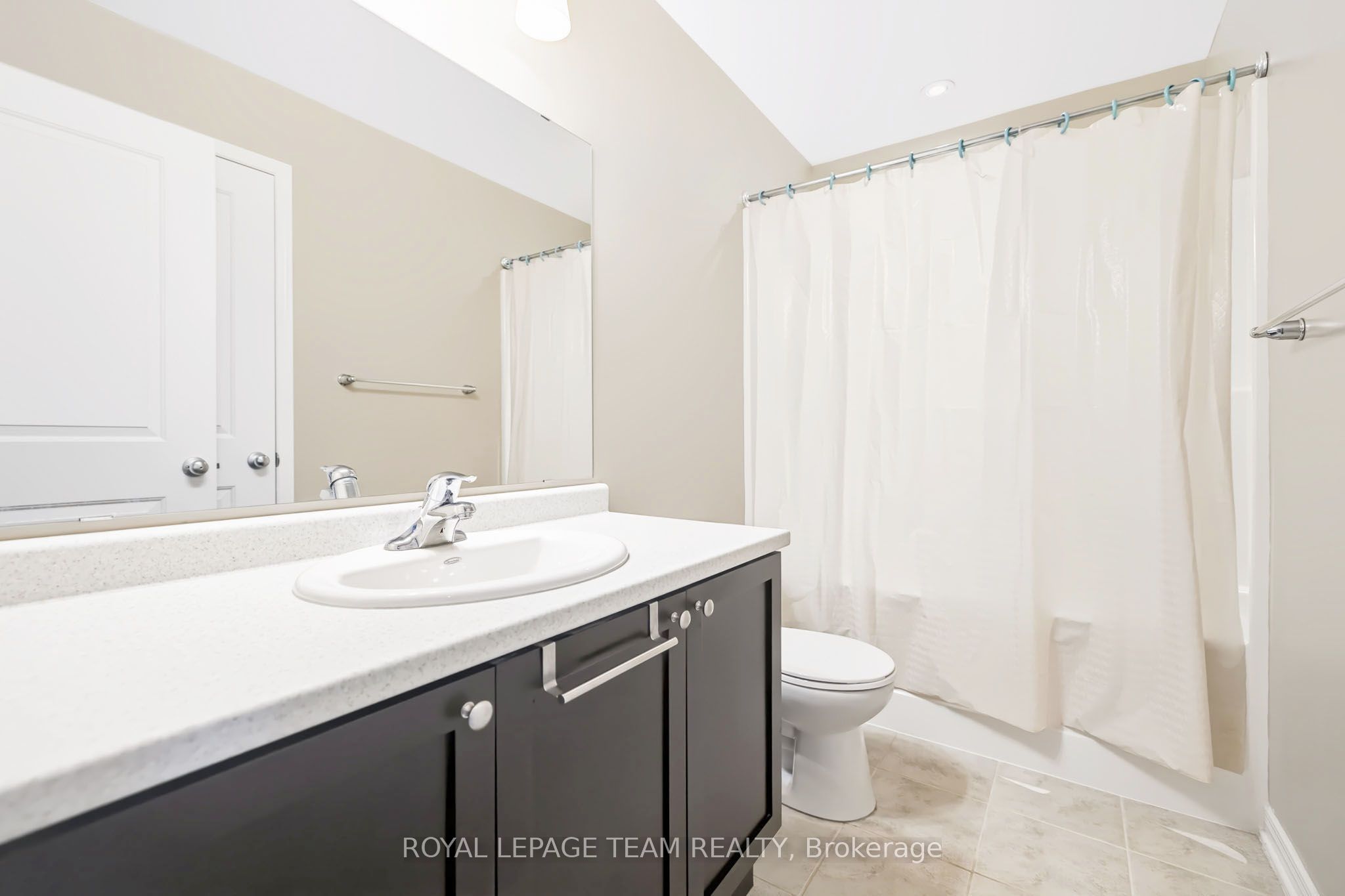 490 Dundonald Drive Property Photo 40