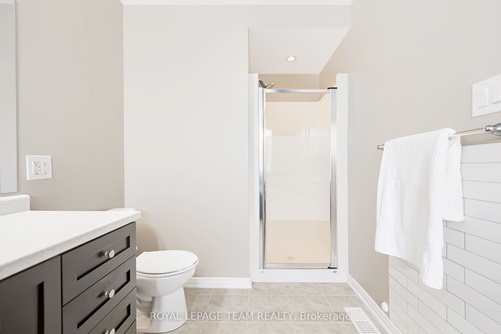 490 Dundonald Drive Property Photo 41