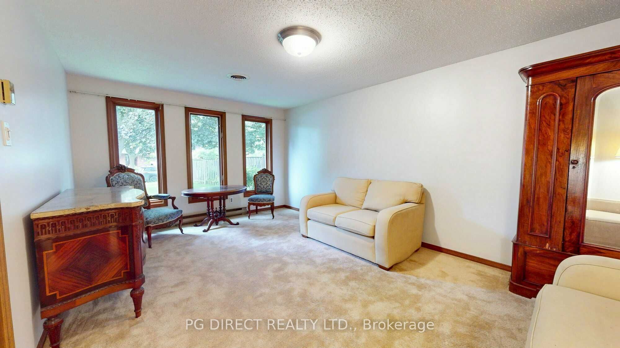 100 Fairmeadow Drive Property Photo 2