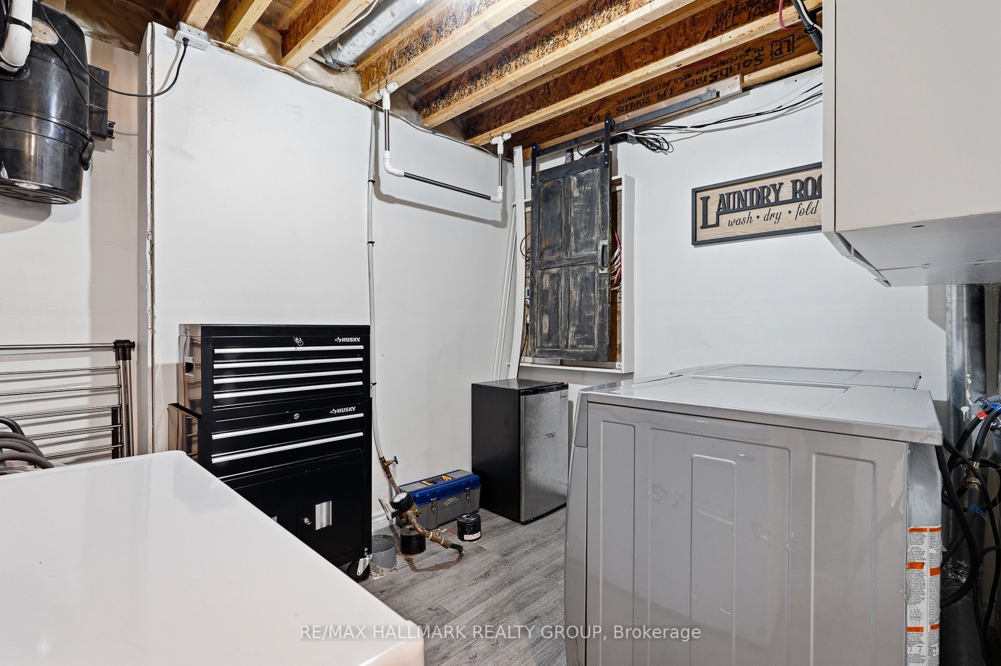 438 Denis Street Property Photo 32