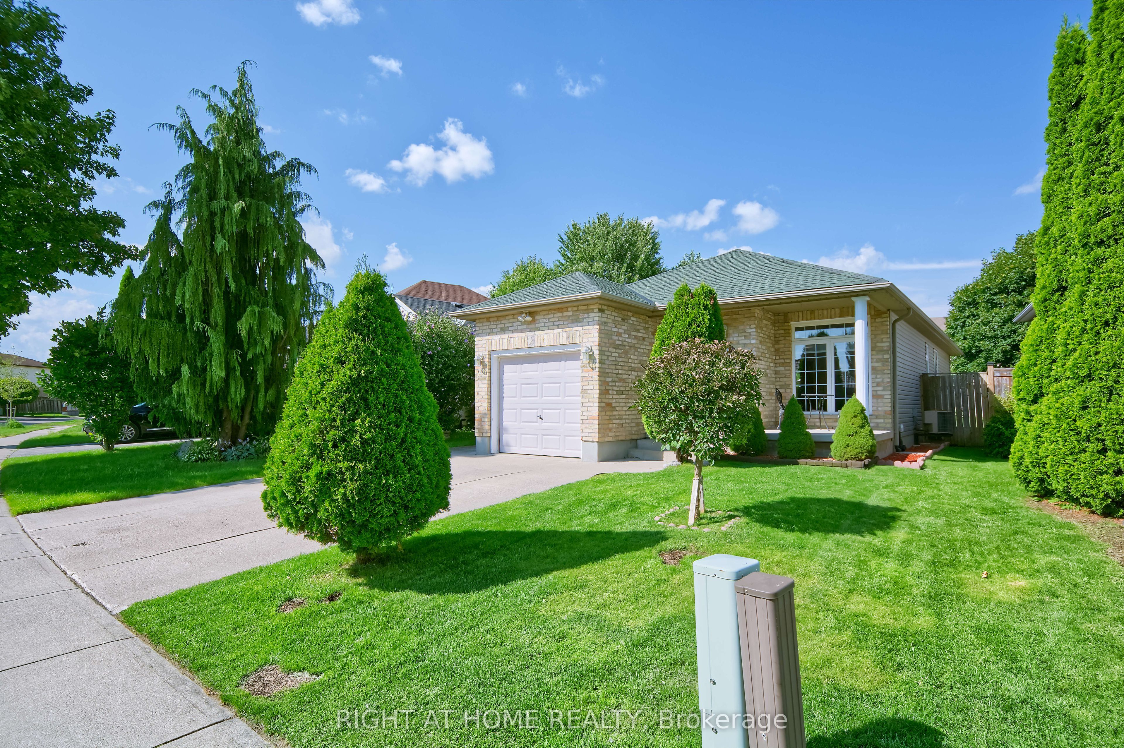 896 Fogerty Street Property Photo 3