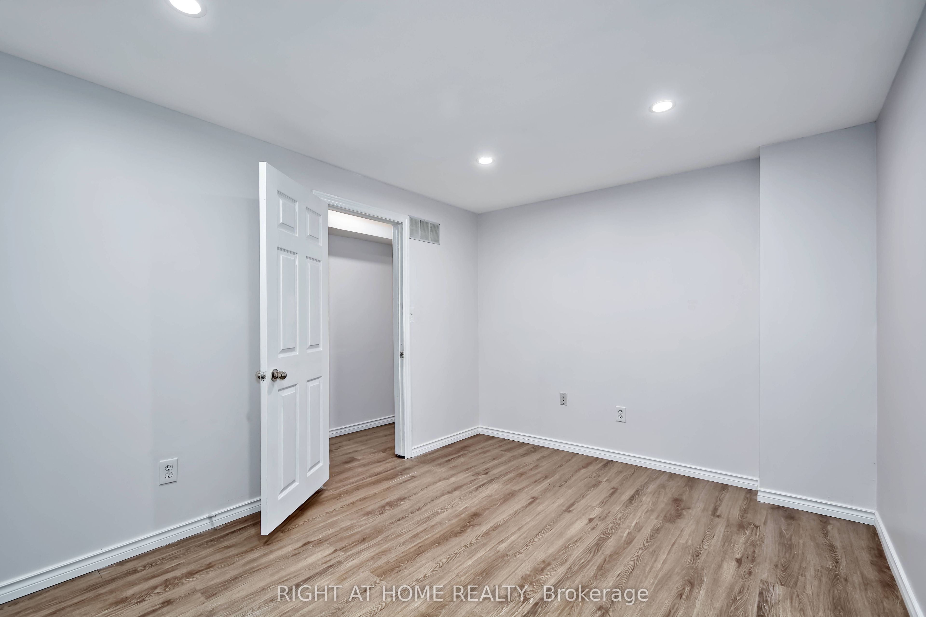 896 Fogerty Street Property Photo 31