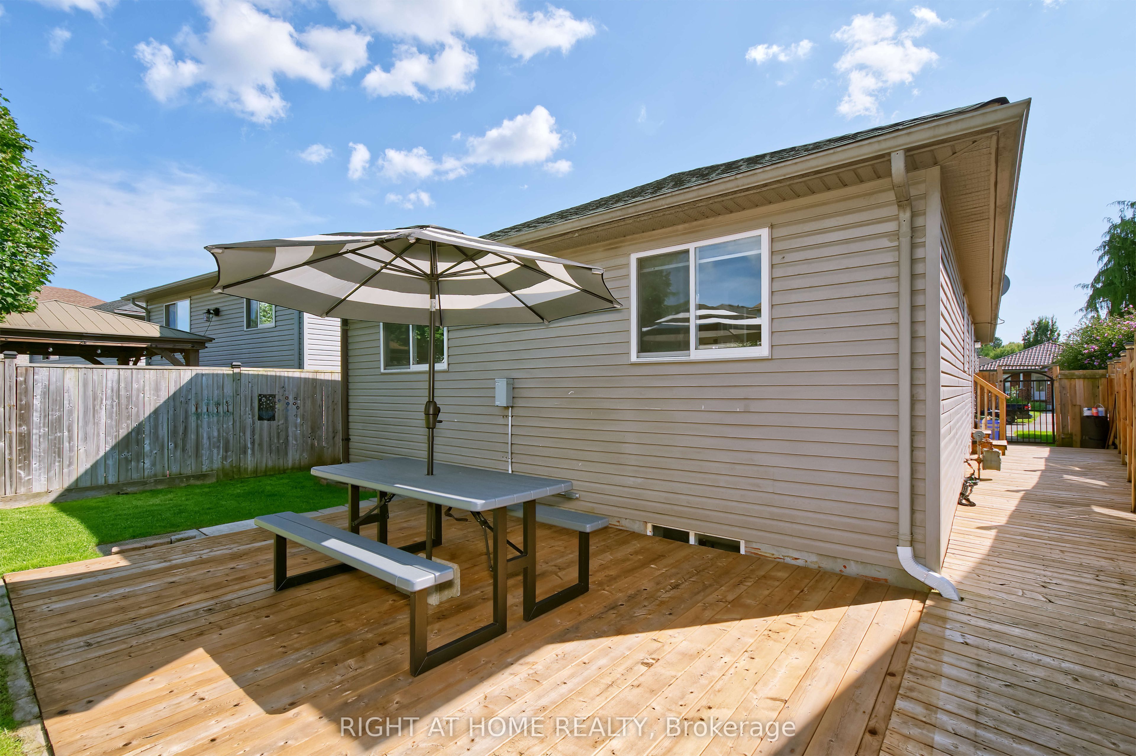896 Fogerty Street Property Photo 35
