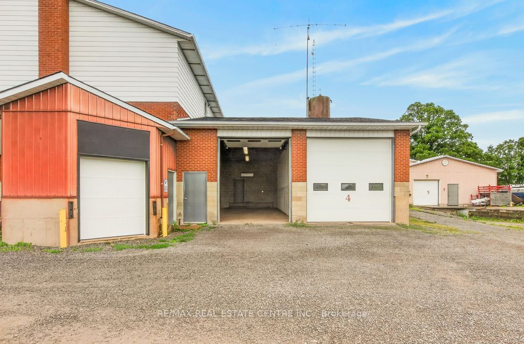 8268 Highway No 20 Highway Bay 3 & 4 Property Photo 11