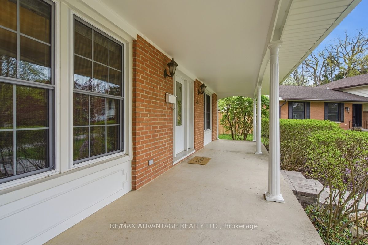 35 Cowan Place Property Photo 3