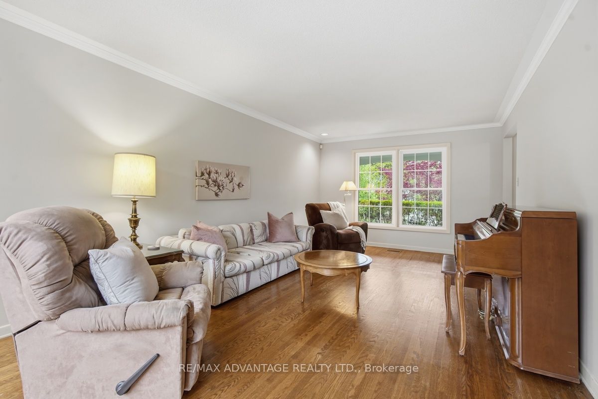 35 Cowan Place Property Photo 8