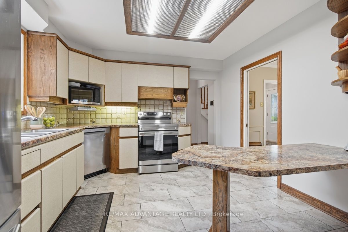 35 Cowan Place Property Photo 12